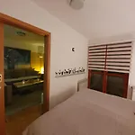 Apartman Lari *